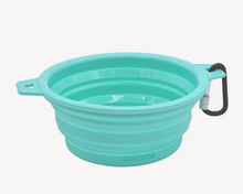Cargar imagen en el visor de la galería, Bebedero Plegable Dukier. Comedero portátil para perros. Accesorio práctico y cómodo. Diseño compacto y ligero. Ideal para dueños activos. Fácil de plegar y llevar. Duradero y resistente. Higiénico y seguro. Varios colores disponibles. Perfecto para paseos y viajes con tu mascota.