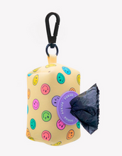 Cargar imagen en el visor de la galería, Comprar Porta bolsas para cacas de perro con diseño divertido-Porta bolsas para perros con mosquetón-Porta bolsas de neopreno para recoger cacas de perro-Accesorio para recoger cacas de perro con smiley
