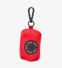 Cargar imagen en el visor de la galería, Comprar para el paseo de mi perro portabolsas de neopreno -Dispensador de bolsas de cacas de perro ligero-Portabolsas con apertura de goma para facilidad-Portabolsas de diseño rojo para paseos con perros