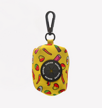 Cargar imagen en el visor de la galería, Portabolsitas de neopreno para paseos caninos-Portabolsitas con mosquetón para acoplar-Portabolsitas con diseño divertido de chuches-dukier portabolsas para perro