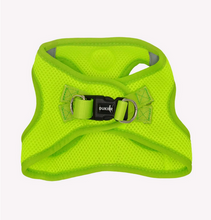 Cargar imagen en el visor de la galería, comprar arnes transpirable para perros pequeños y grandes-arnes amarillo neon para perros con cierre seguro-arnes facil de poner para mascotas activas-arnes con malla transpirable para perros-arnes de alta visibilidad
