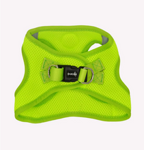 Cargar imagen en el visor de la galería, comprar arnes transpirable para perros pequeños y grandes-arnes amarillo neon para perros con cierre seguro-arnes facil de poner para mascotas activas-arnes con malla transpirable para perros-arnes de alta visibilidad
